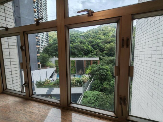 0BB8FEE7 17B3 424A 95F0 E5B3A9E5F909 2