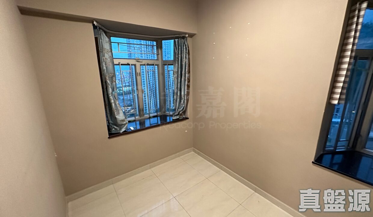 4b5cc37b-daa2-4c77-8c09-f7b4bb33d876.jpeg