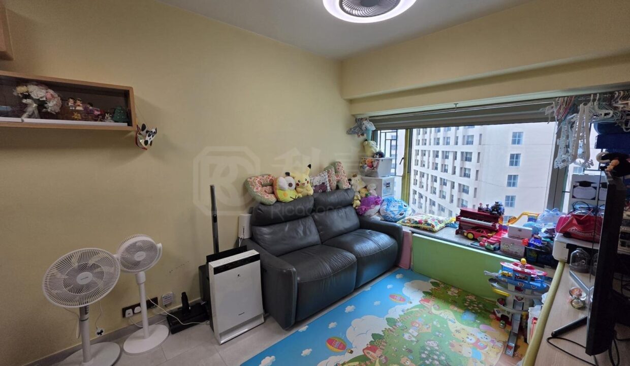 74abec1f-4fe0-47b1-8ed6-d1e550f104f0.jpeg