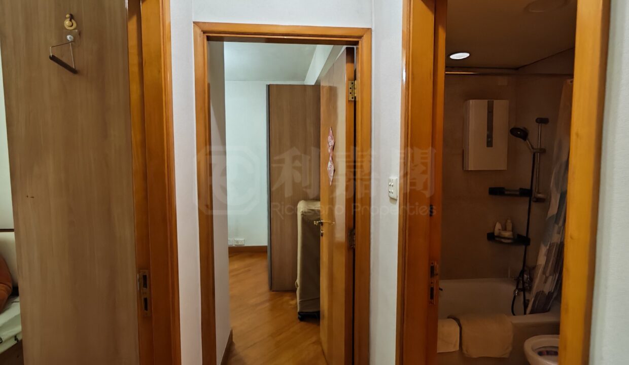 5d54d79c-b402-4bec-a8cc-031b0429eb07.jpeg