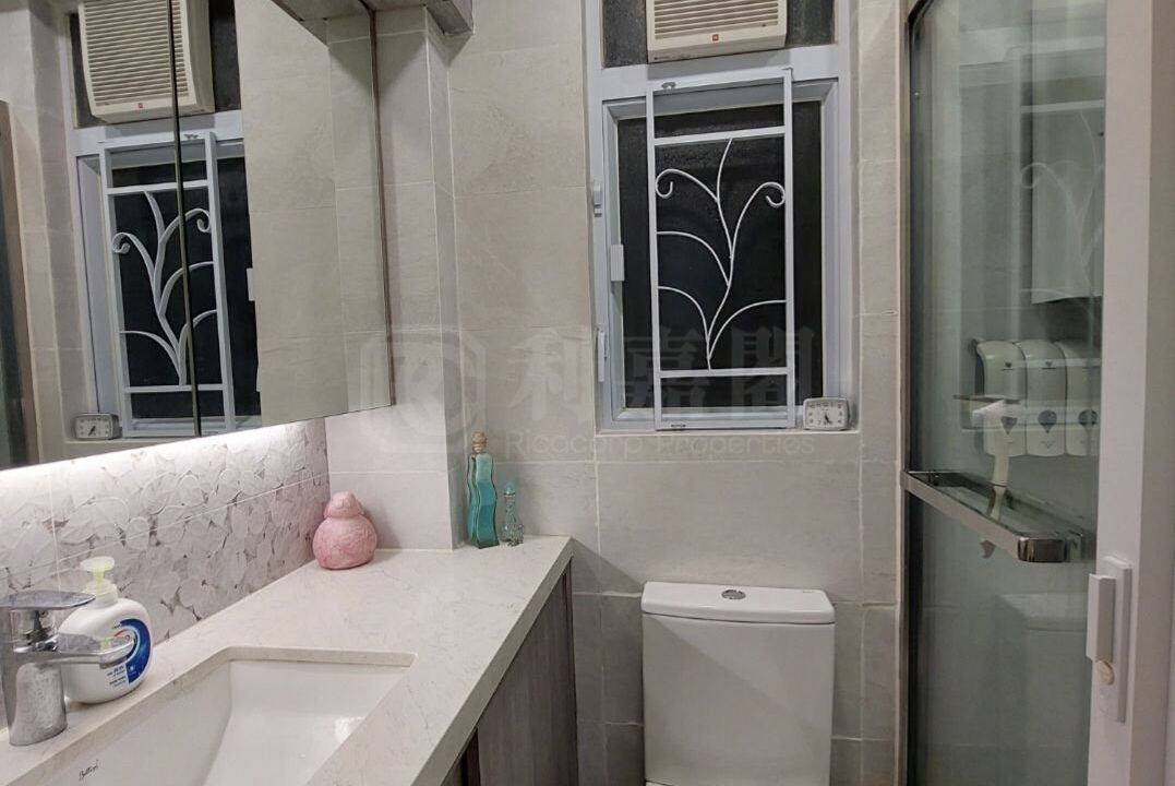 db520272-f32d-4795-84bb-5d34b83d8352.jpeg