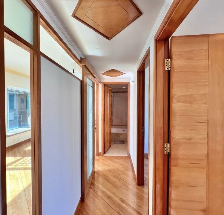 202602061958174077155_large