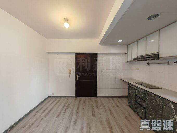 1ec157a6 010a 4792 bbc3 ed52cbfee5db