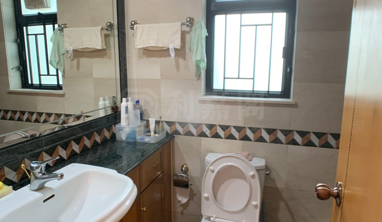 20de2a16-7976-4e26-aef1-4957f98cb56b-1.jpeg