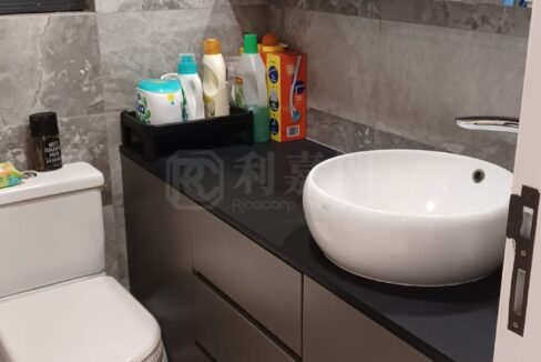 5001b869-cddd-42d4-9aef-f1deb7c39efe.jpeg