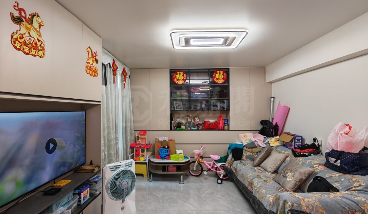 5ec918bc-bedb-4338-8fba-840c5ecfe041.jpeg