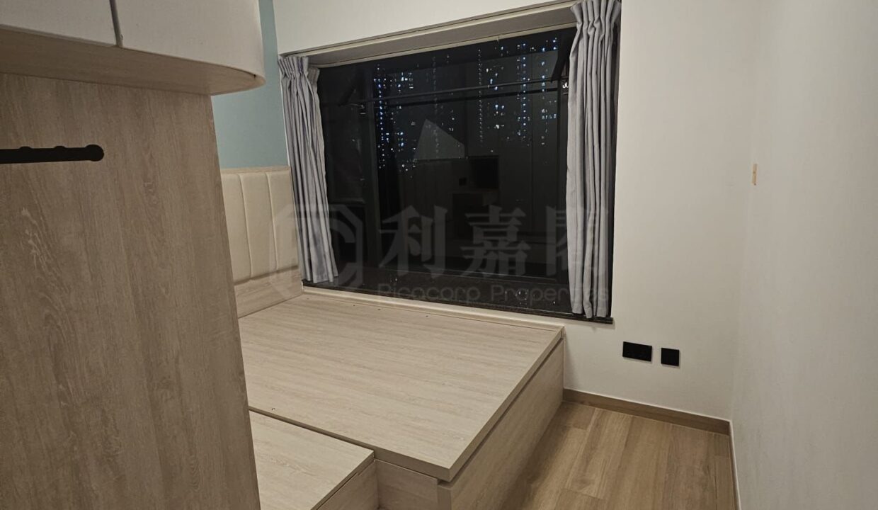75bd33f9-2d2f-4530-ab7e-f3a791a3af45.jpeg