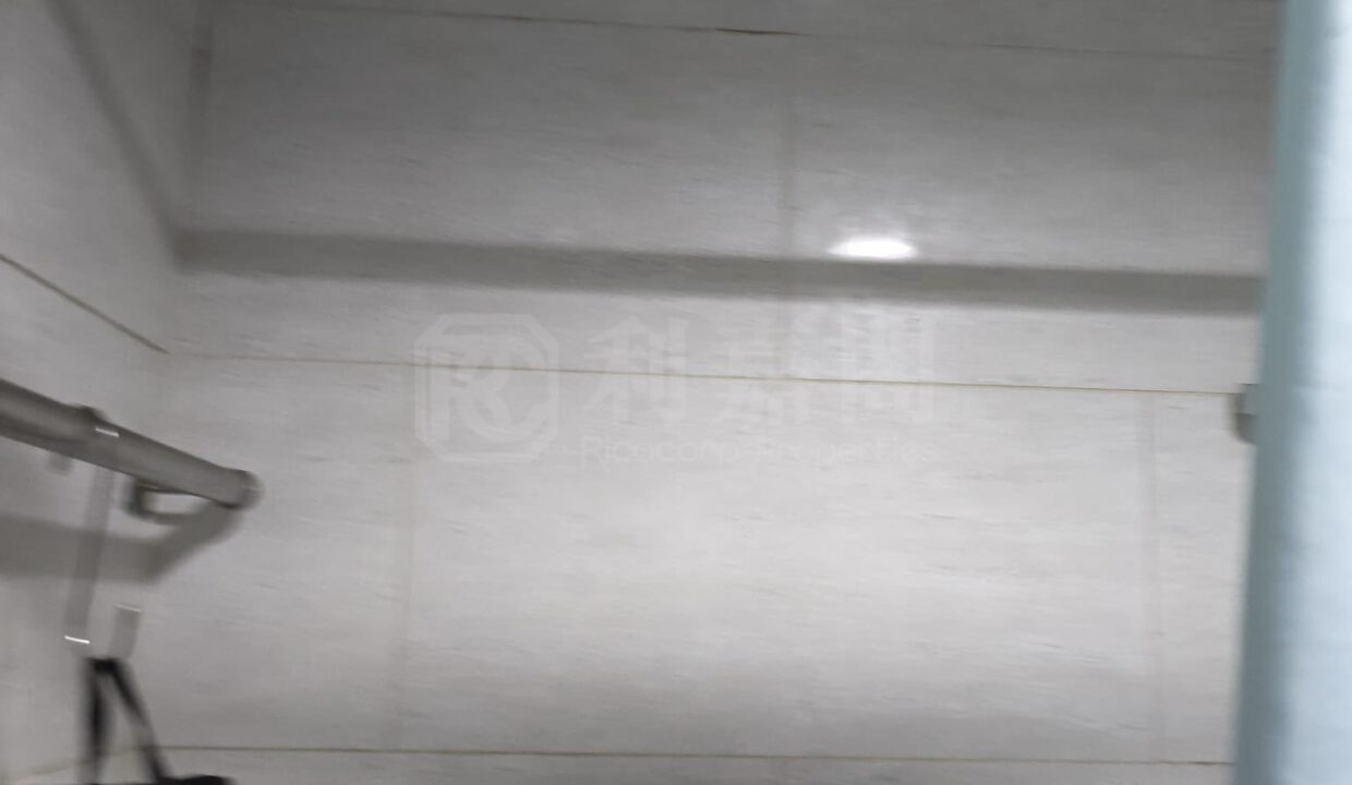 8215e101-d208-4333-bd47-431ec7b5f929-1.jpeg