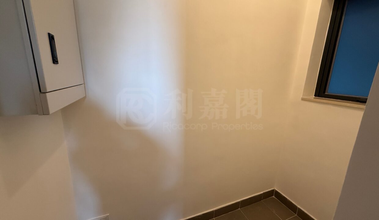 844f0605-fcea-42b4-8921-465e155d72e3-7.jpeg