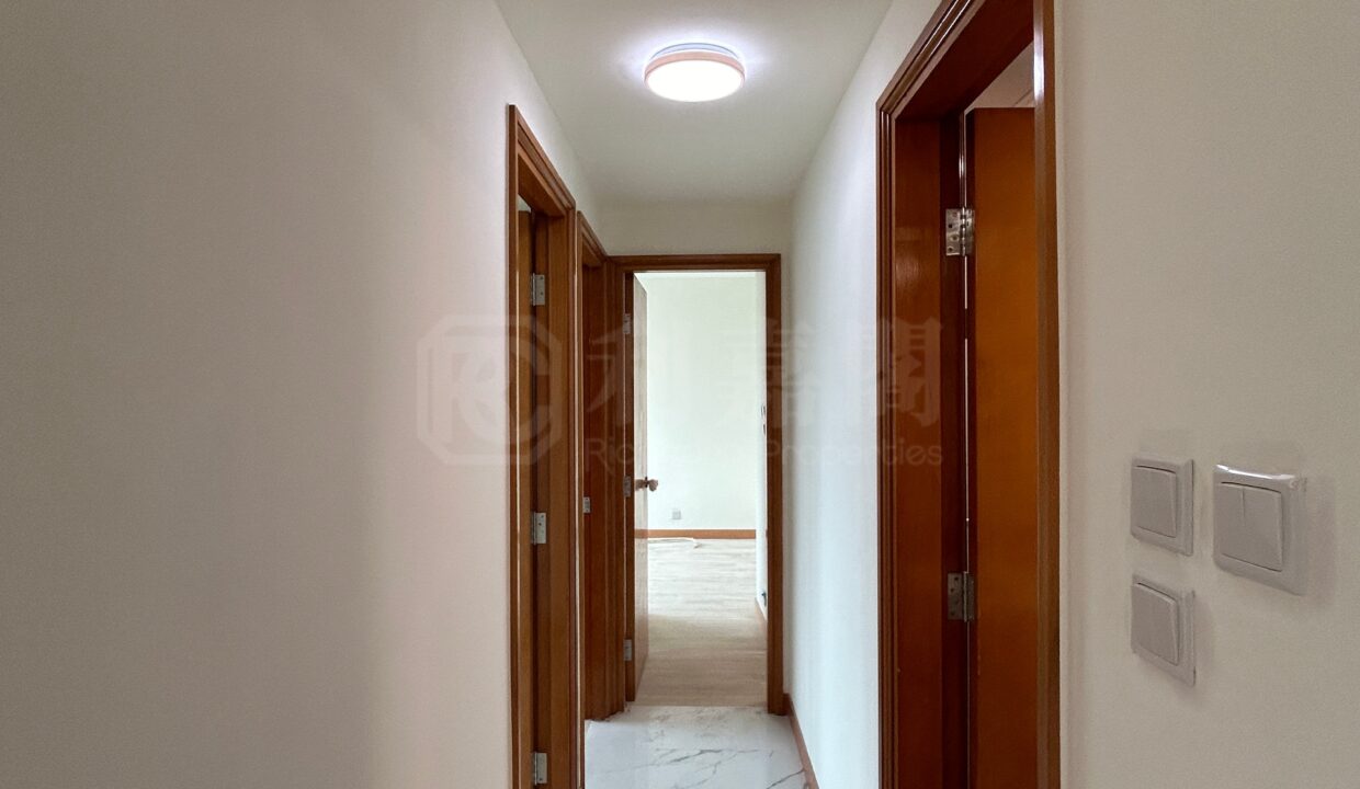 8cf96fff-8e5e-42ce-80d2-39380d1d78ff.jpeg