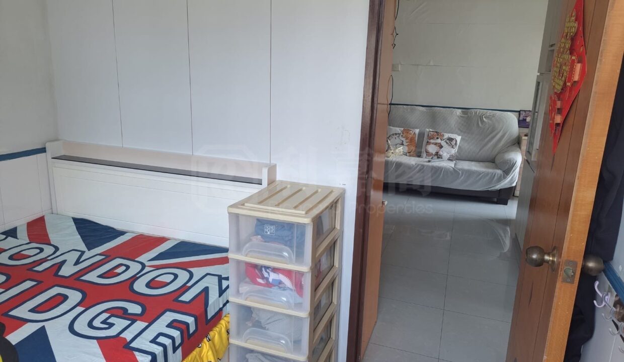 cf9d5b7e-d44d-4966-965e-d021bc179060.jpeg