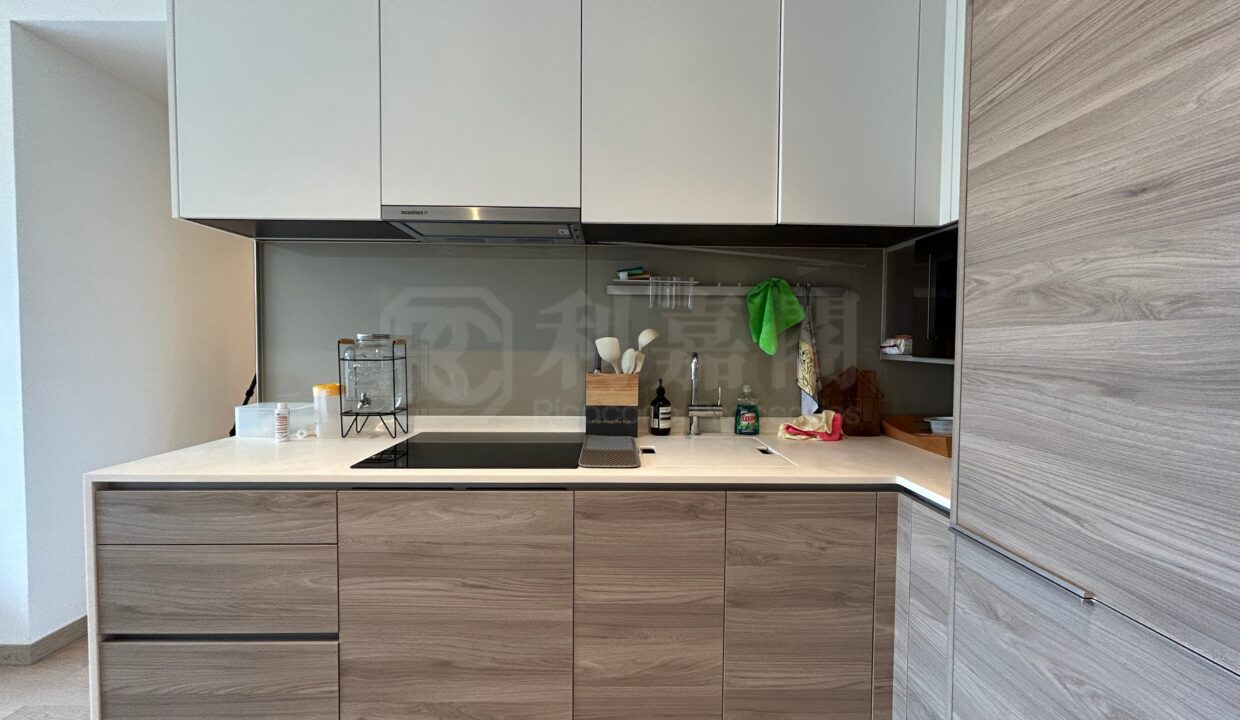 fecb95cc-a2c6-4277-a746-8f790283aed4.jpeg