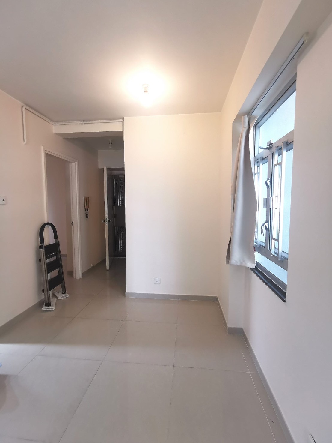 新葵芳花園D座01樓8室