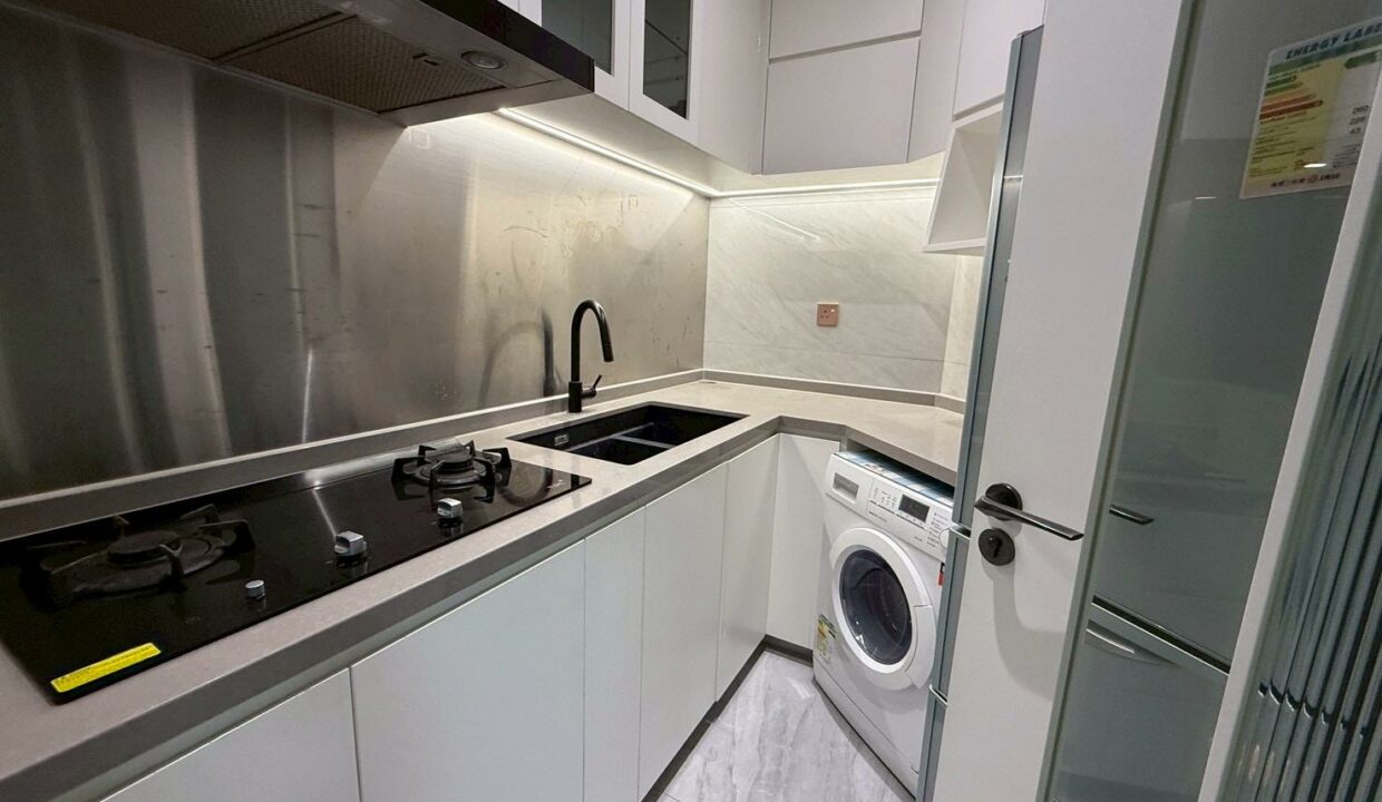 526384d3-c914-42e1-9d60-9f62cde191c2