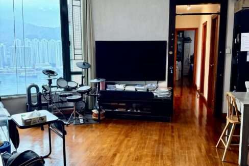 54565823-963d-4859-9fee-bffa531c38e3