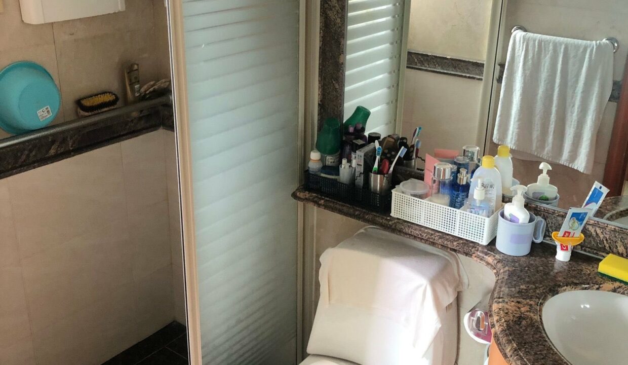 610806582_122108921463166725_1075963154751442090_n