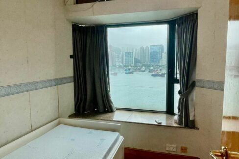 724e9cff-868d-458c-a93d-e3f33e5f1326