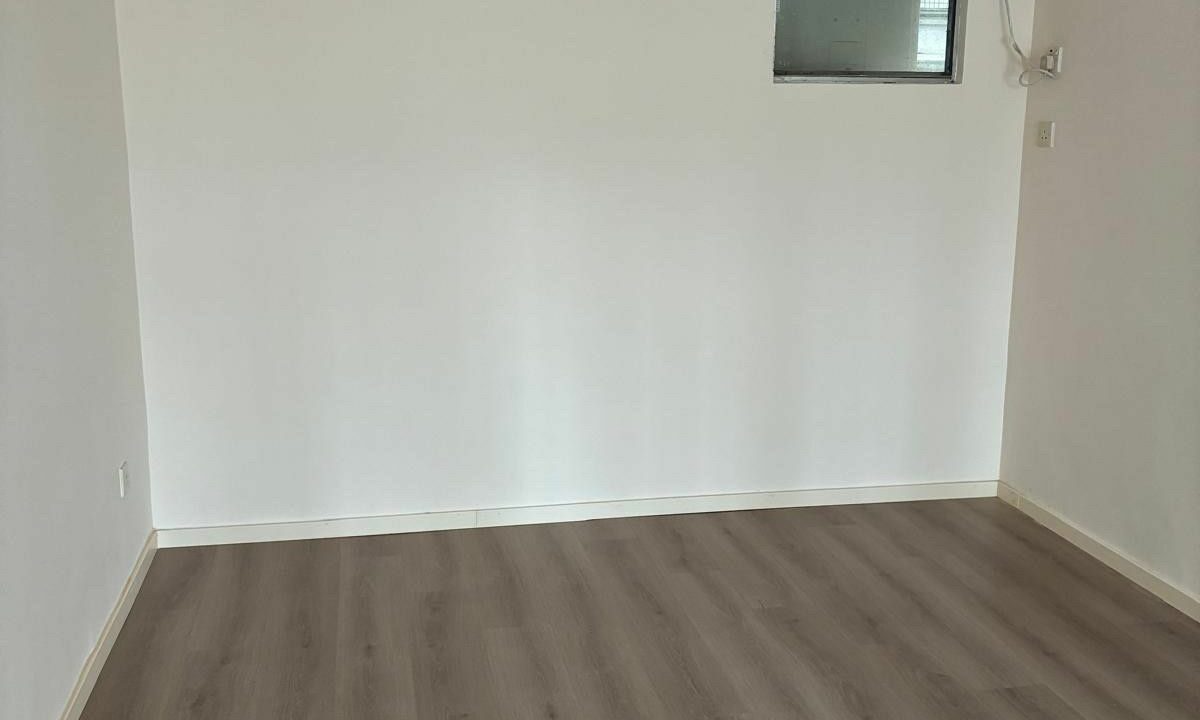 77aa9a74-ab69-401e-aa8b-abc083271d3b