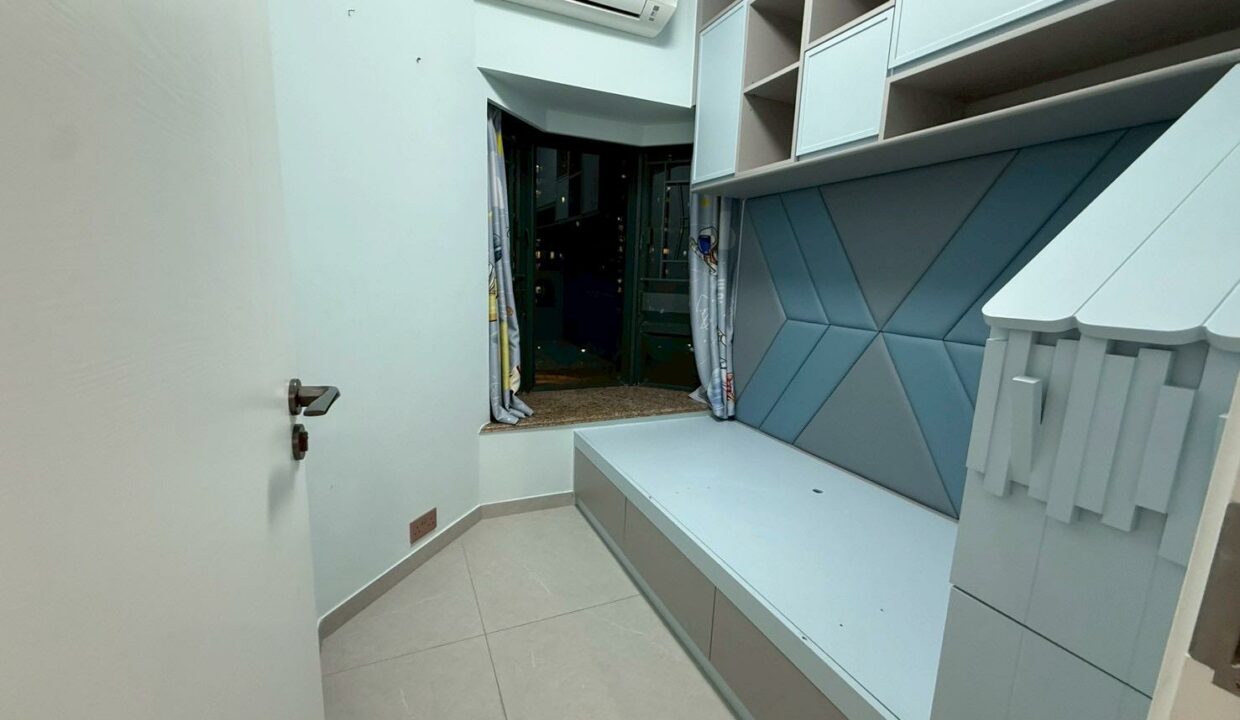 7dd4b94e-701c-4fc0-85af-340c2d672a85