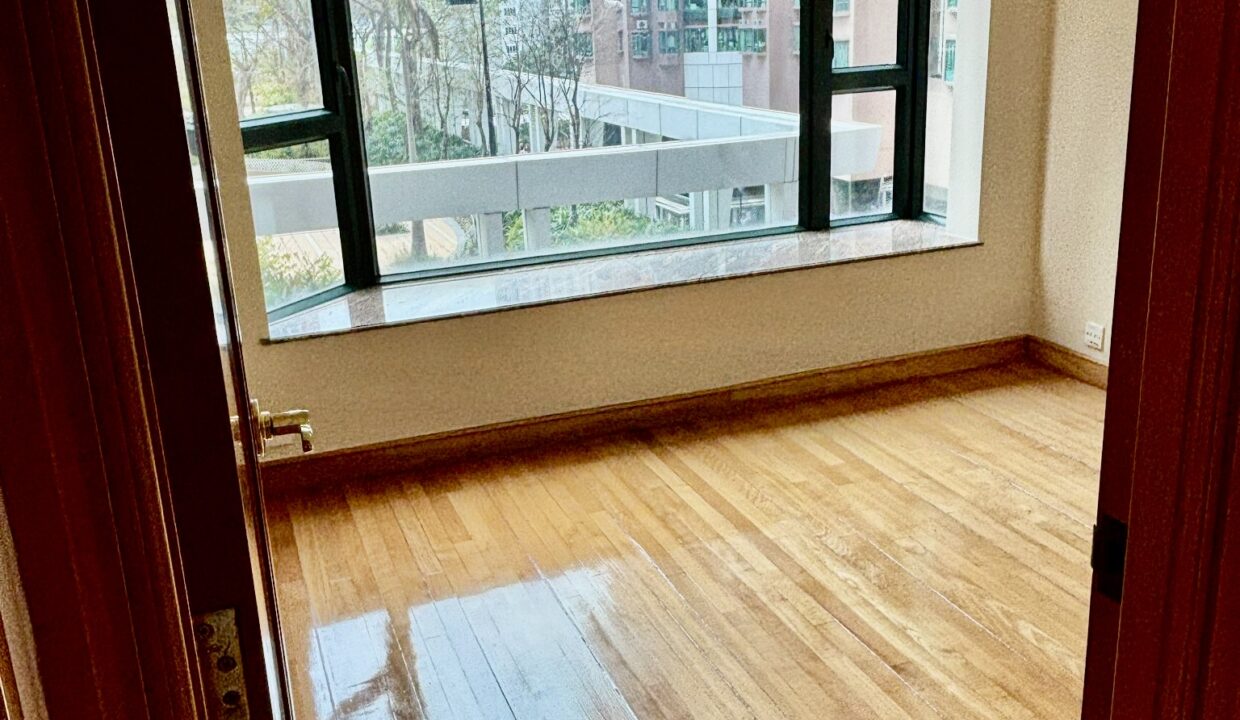 976e05b3-472c-4957-99f3-3b1e12db28dc