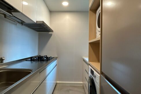 DCE990CA-37E7-4B52-B2C1-1D9412D5CB33