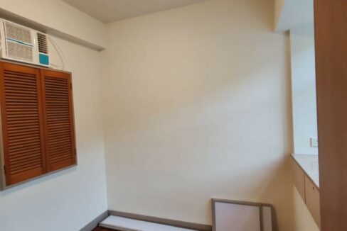 E9FBD13A-21E3-482B-8054-8A869D89D166