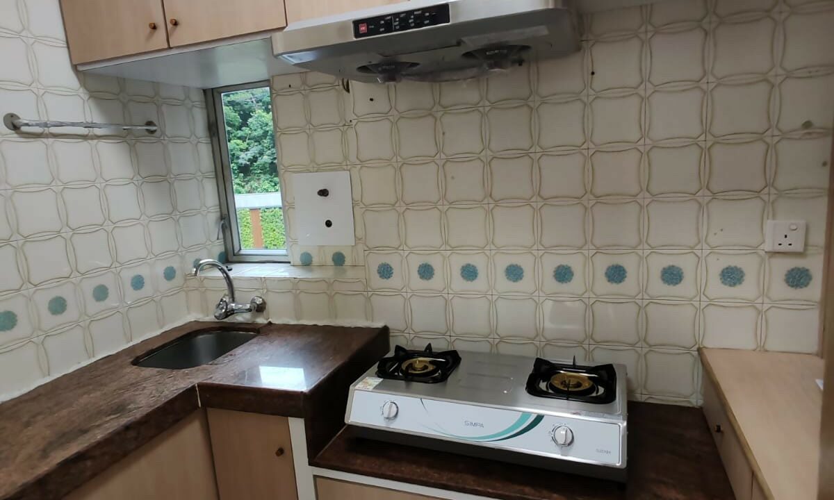 EF7171E8-5D48-41E5-8051-46C89EC52934