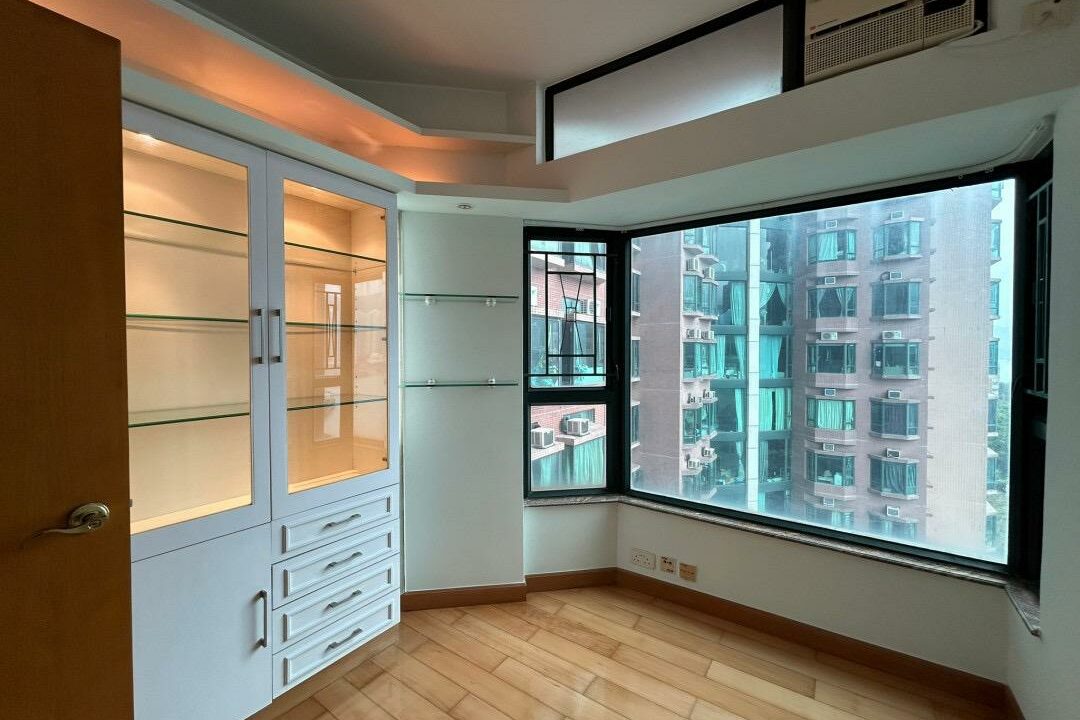 WhatsApp Image 2025-08-24 at 09.42.00