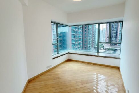 WhatsApp Image 2025-12-07 at 19.53.14