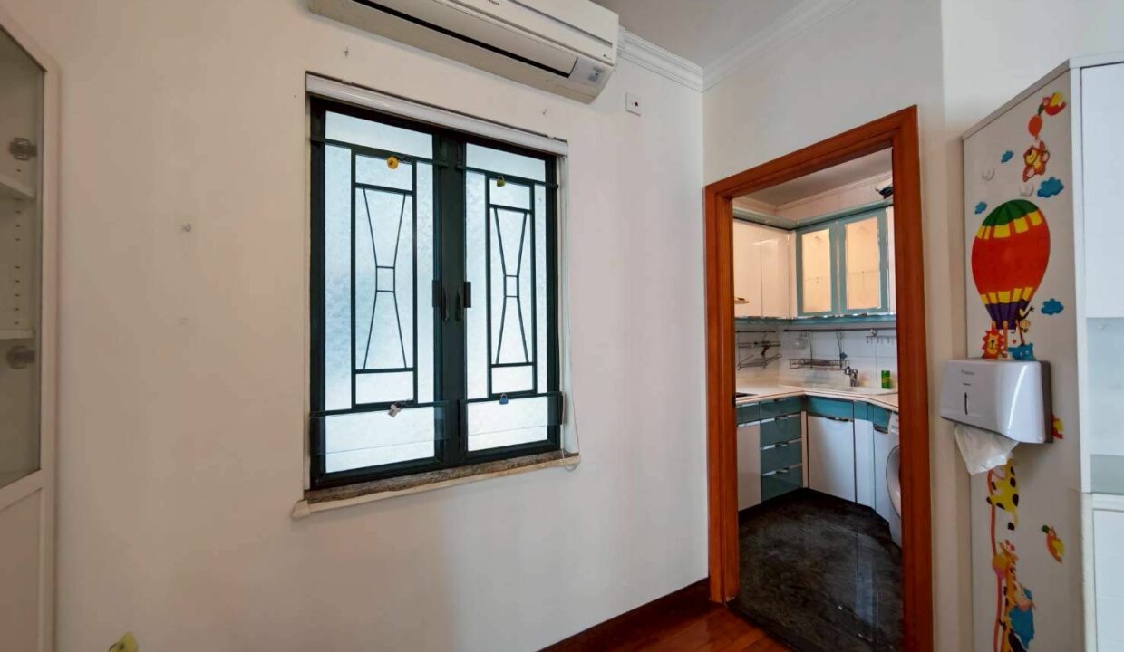 WhatsApp Image 2025-12-15 at 20.41.34 (1)