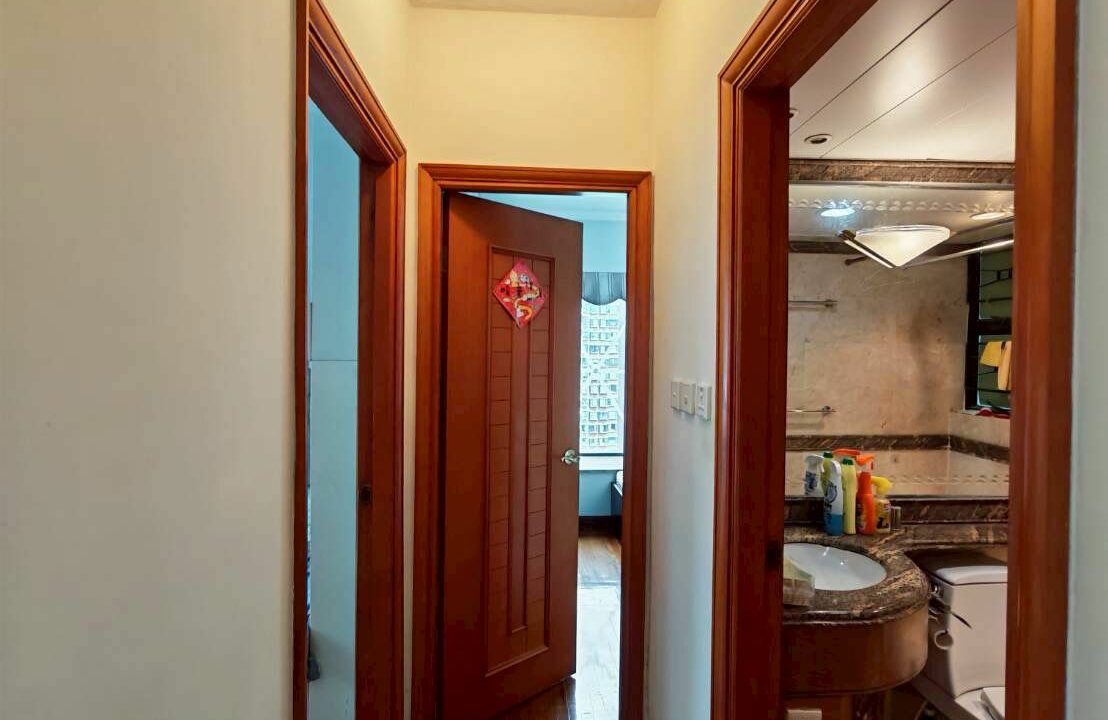 WhatsApp Image 2025-12-15 at 20.41.35