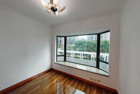 WhatsApp Image 2025-12-15 at 20.45.46 (1)