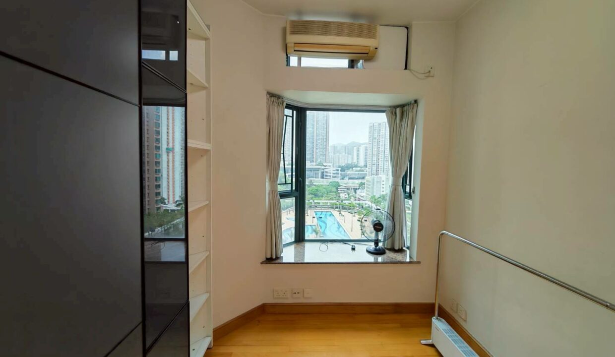 WhatsApp Image 2026-04-11 at 09.38.35 (1)