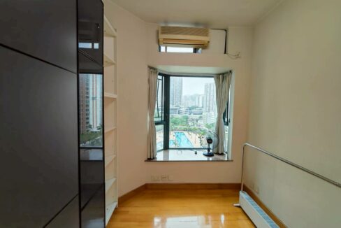 WhatsApp Image 2026-04-11 at 09.38.35 (1)