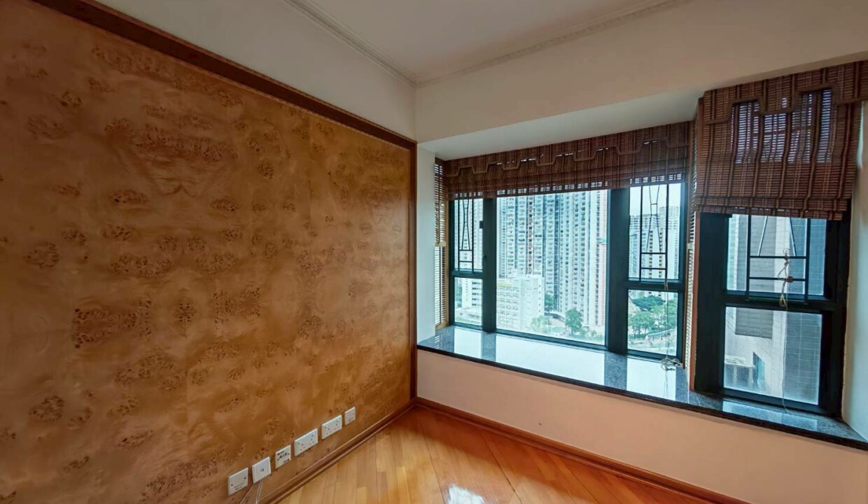 WhatsApp Image 2026-04-21 at 16.33.03