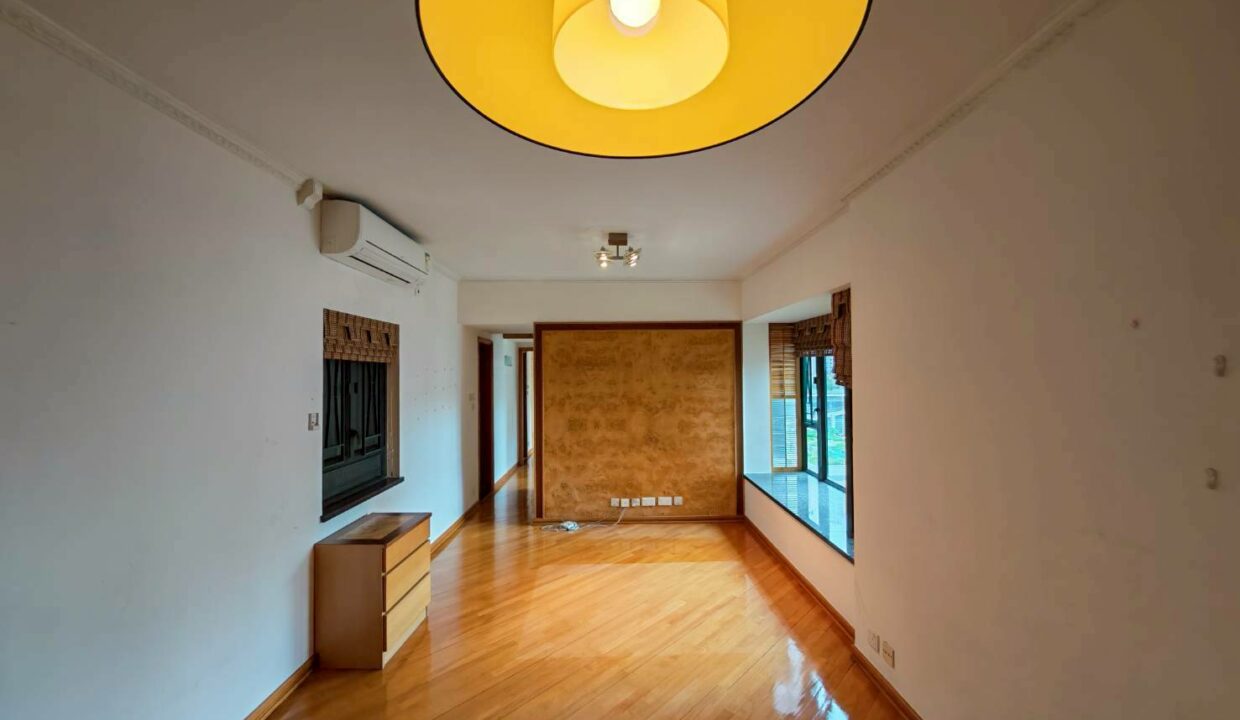 WhatsApp Image 2026-04-21 at 16.33.06 (1)