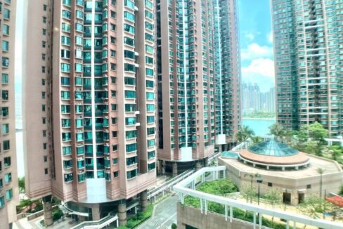 aefc6b1d-9e25-40be-8251-22fa739c31dc