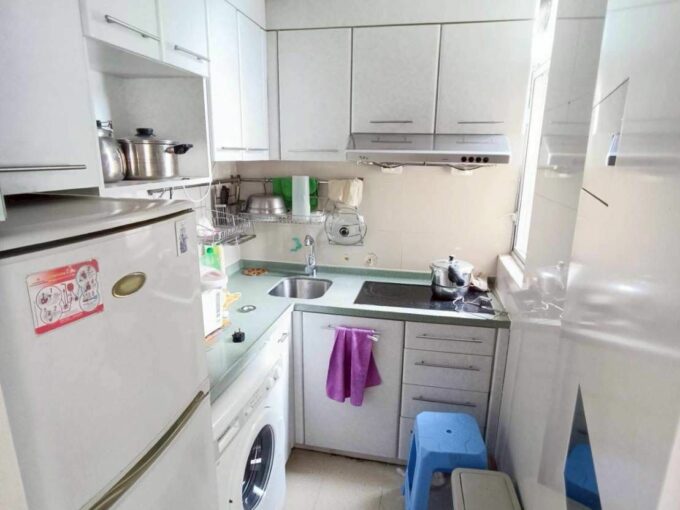 c8546ea5 bf41 4ee6 8aff 8f24e8be31b8