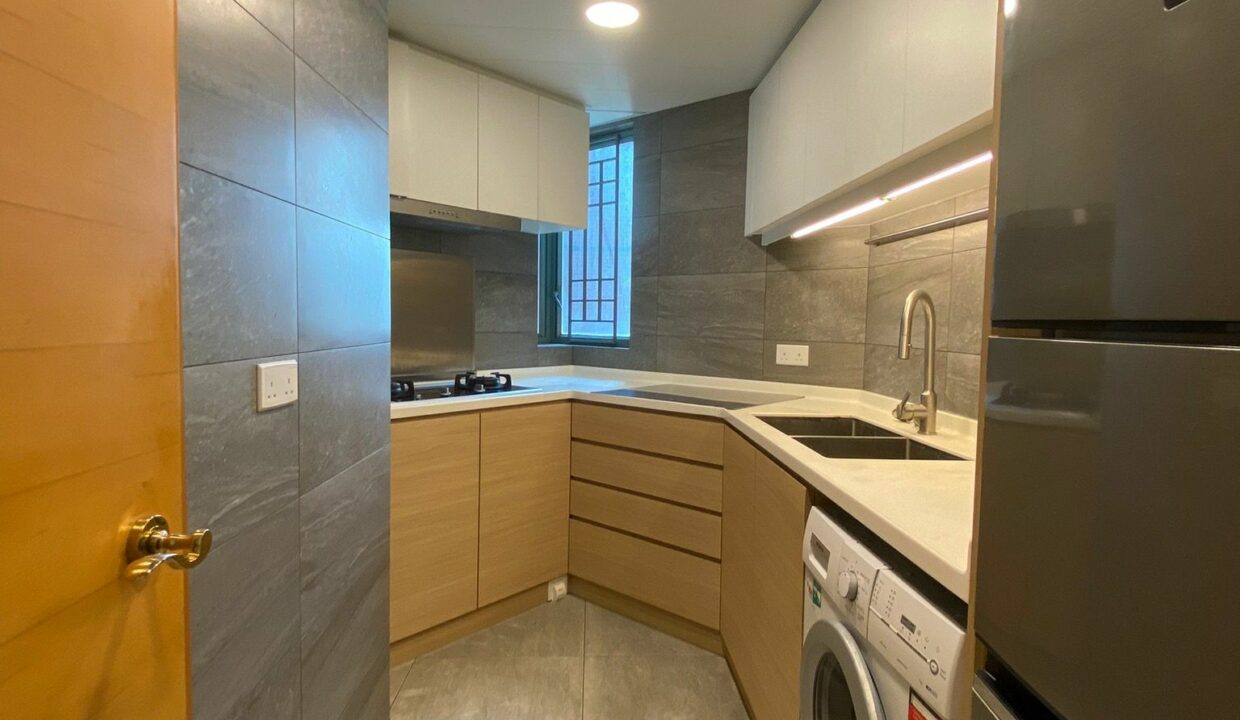 d6a7a694-b42c-4643-b849-3fb437423229