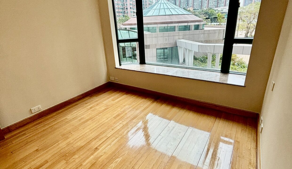 deb57017-e1ef-4cb5-8dca-fe4c162f4c48