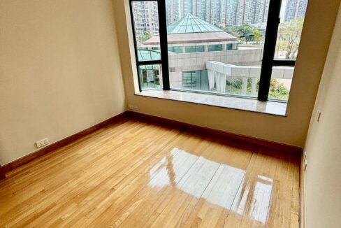 deb57017-e1ef-4cb5-8dca-fe4c162f4c48