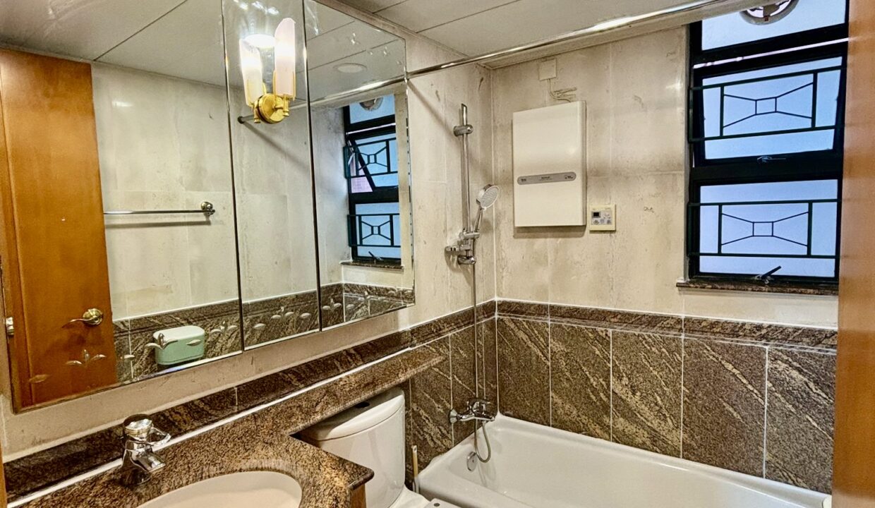 e44f2297-8735-43a1-b0d2-b2510fa532ae