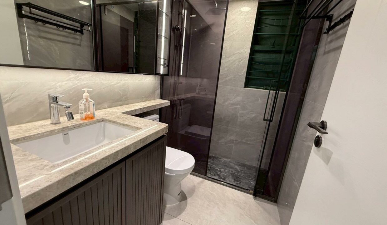 ec9e595a-f526-47b4-9972-a673069d3c75