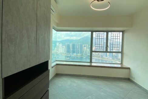 fa91db87-f7a9-4a3b-ac7f-f77de4e07de0