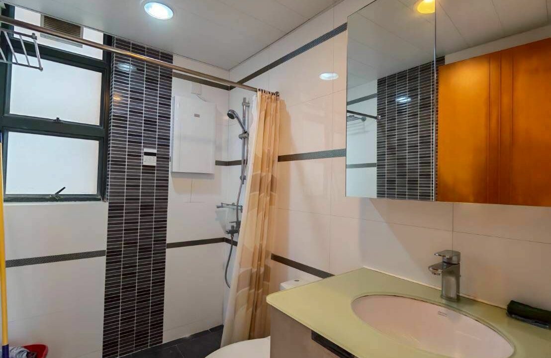 fc65d674-d8d9-4459-a1e6-fa6c2f440367